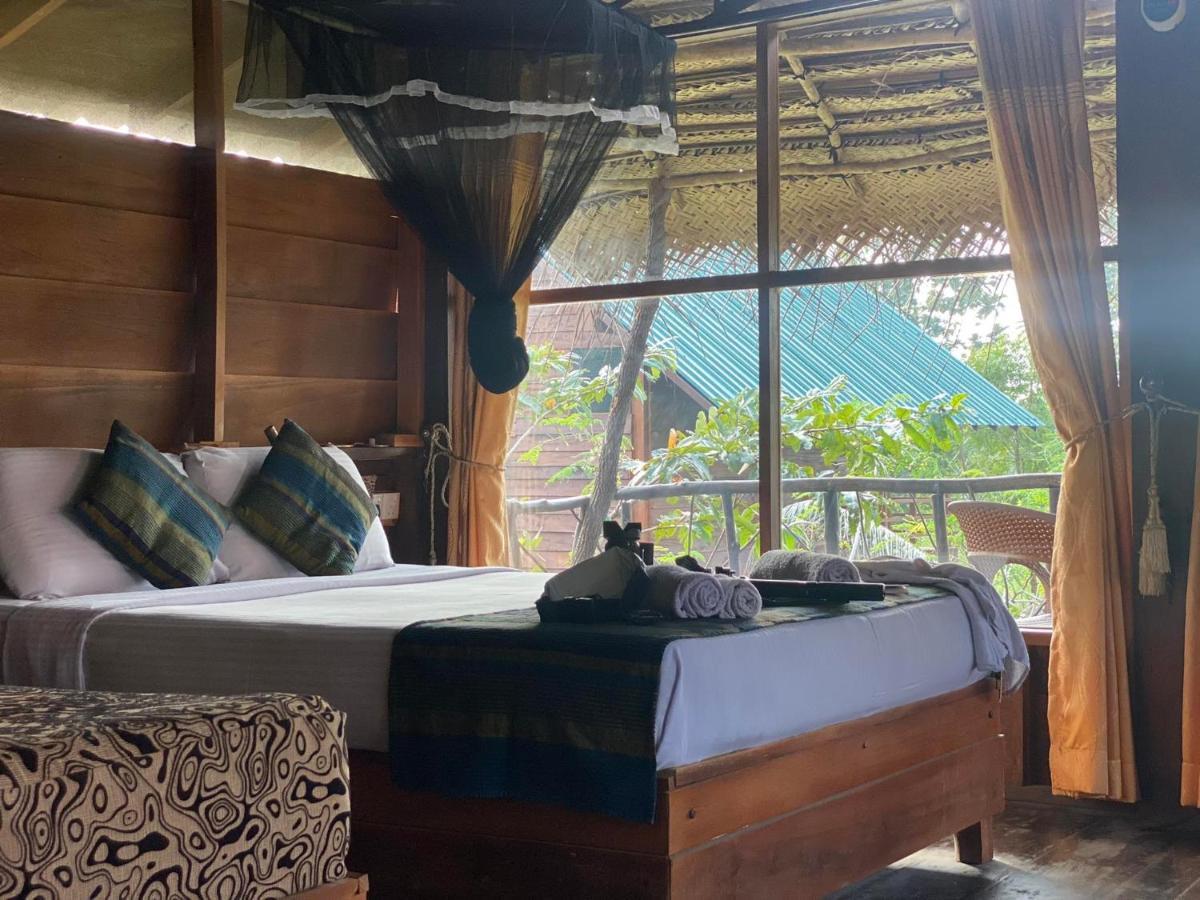 Chena Huts Eco Resort สิกิริยา ภายนอก รูปภาพ