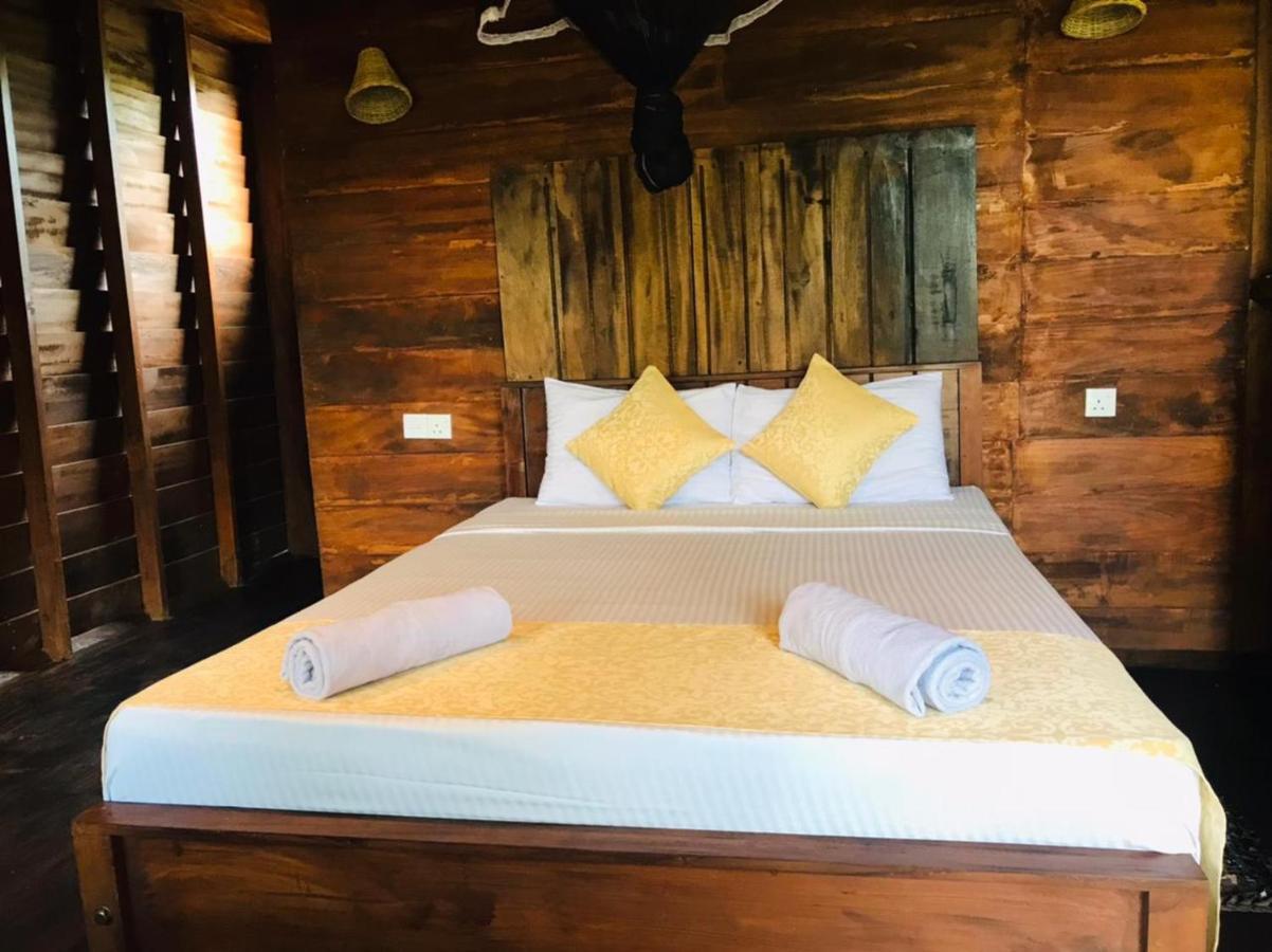 Chena Huts Eco Resort สิกิริยา ภายนอก รูปภาพ