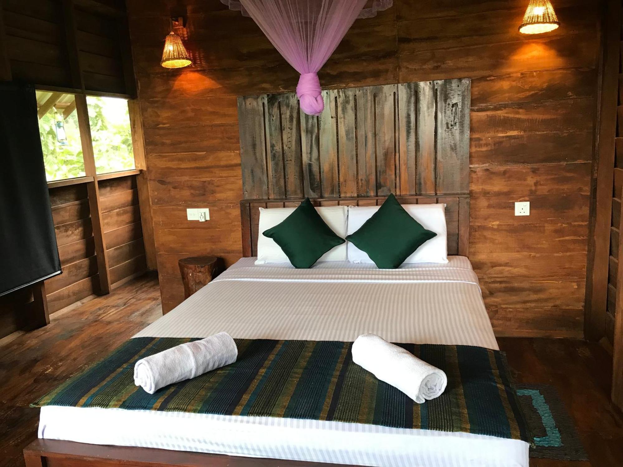 Chena Huts Eco Resort สิกิริยา ภายนอก รูปภาพ