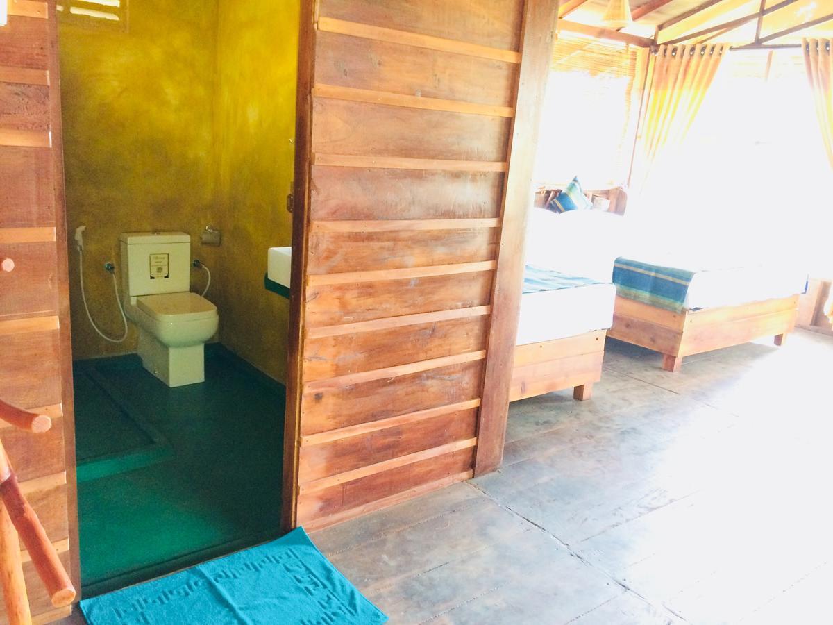 Chena Huts Eco Resort สิกิริยา ภายนอก รูปภาพ