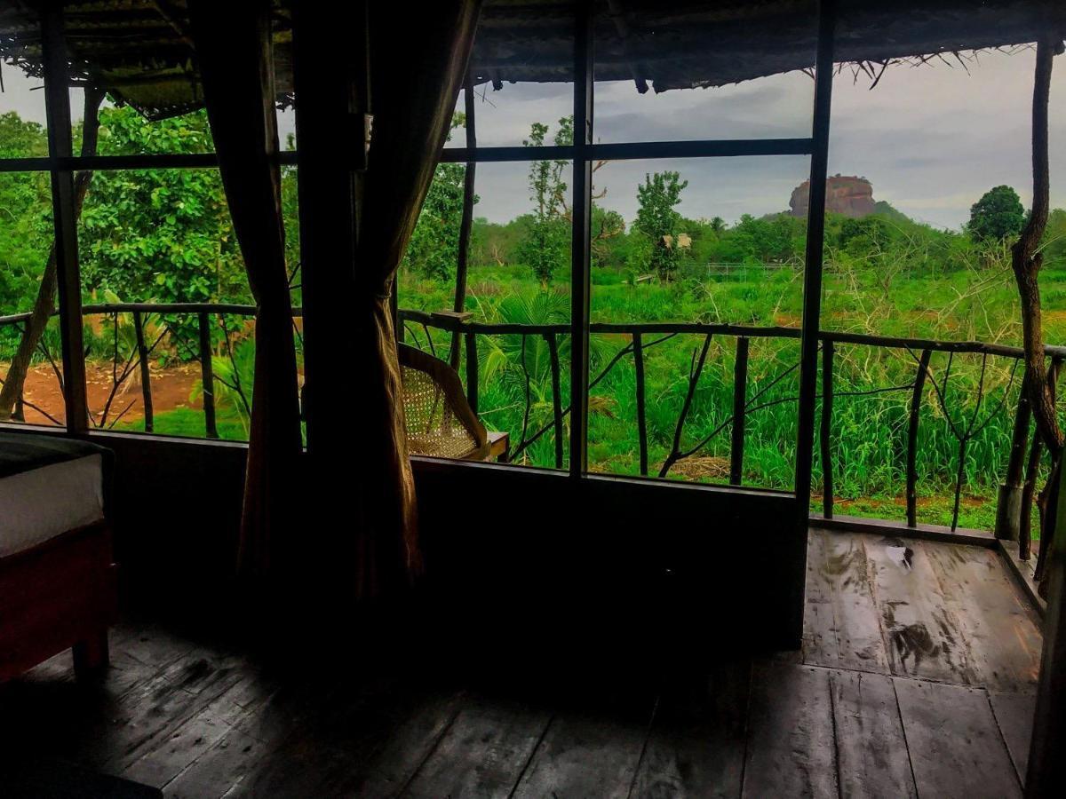 Chena Huts Eco Resort สิกิริยา ภายนอก รูปภาพ